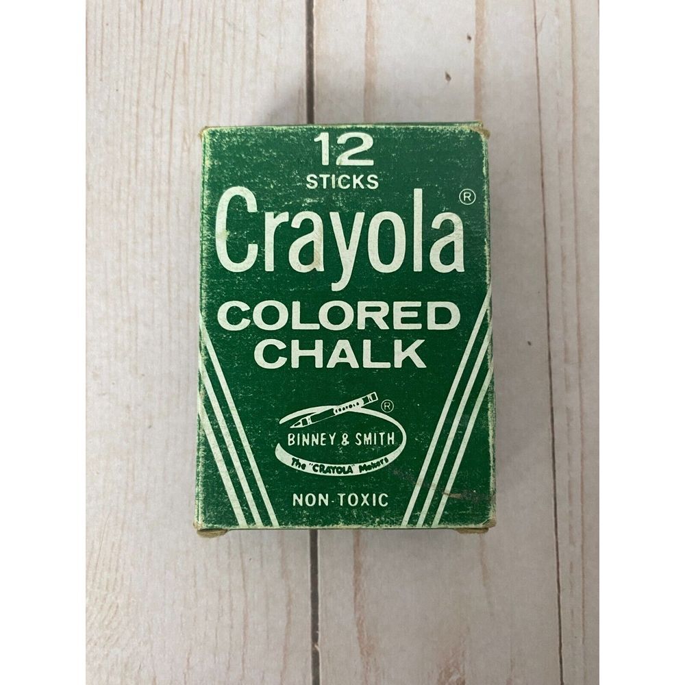 Vintage No. 816 Crayola Binney & Smith Colored Chalk in Green Box‎